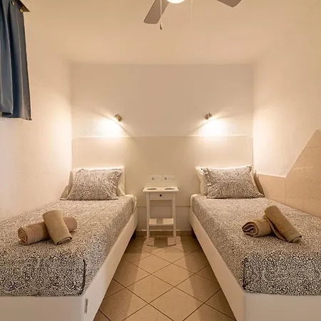 Beautiful Location Parque Santiago 1 *